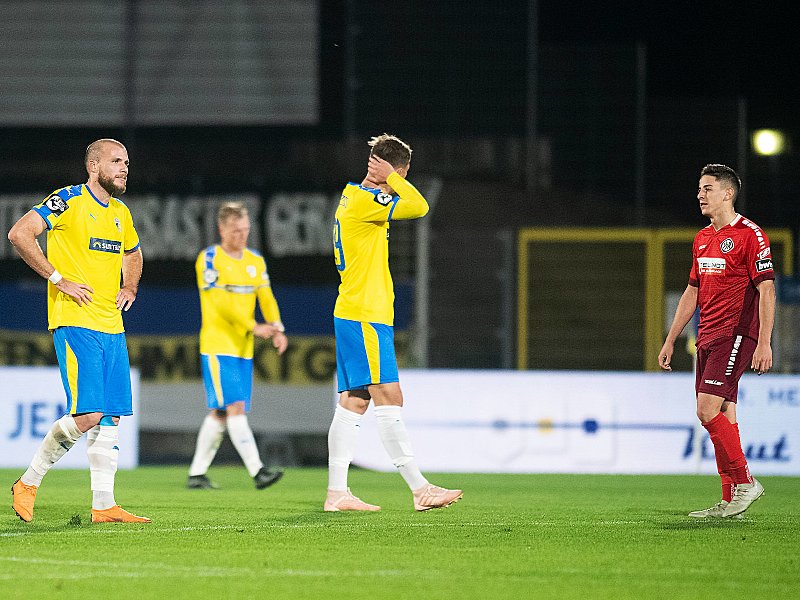 Ratlose Gesichter nach dem Spiel in Jena.