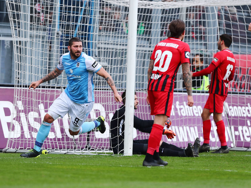 Sascha Mölders (1860 München) beim Torjubel