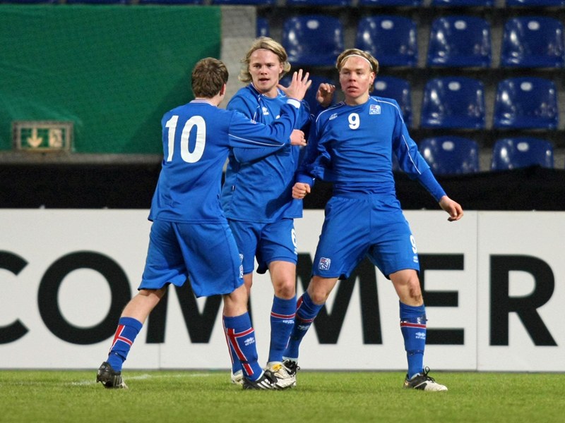 Damals noch mit langem Haar: Kolbeinn Sigthorsson (re.).