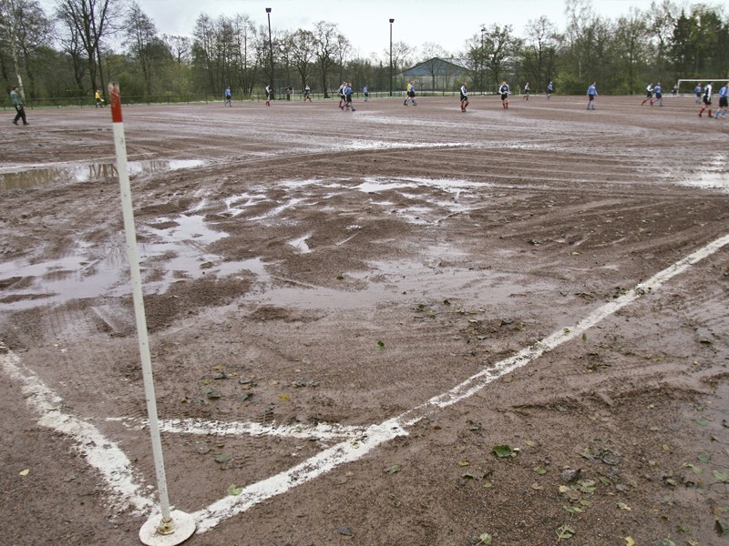 "Reicher DFB. Arme Amateurklubs." - die Fortsetzung der kicker-Serie.