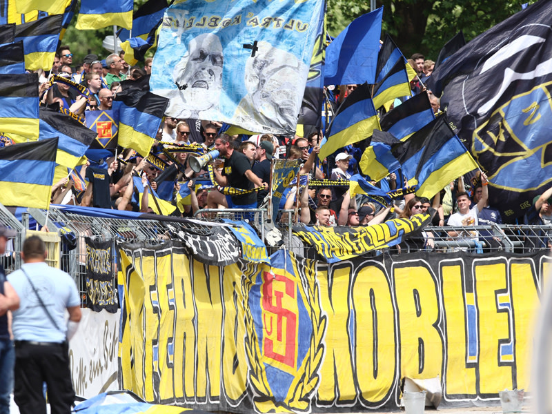 Fans der TuS Koblenz