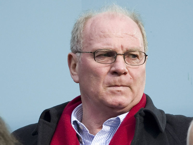 Bayern-Präsident Uli Hoeneß äußert sich zum ersten Mal öffentlich zur Fan-Attacke.