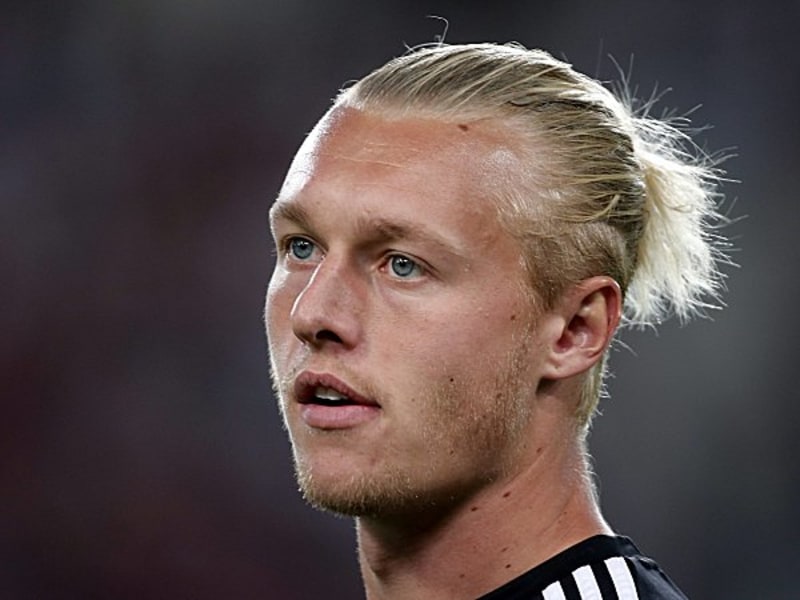 Kjaer Alles Okay Mit Felix Bundesliga Kicker