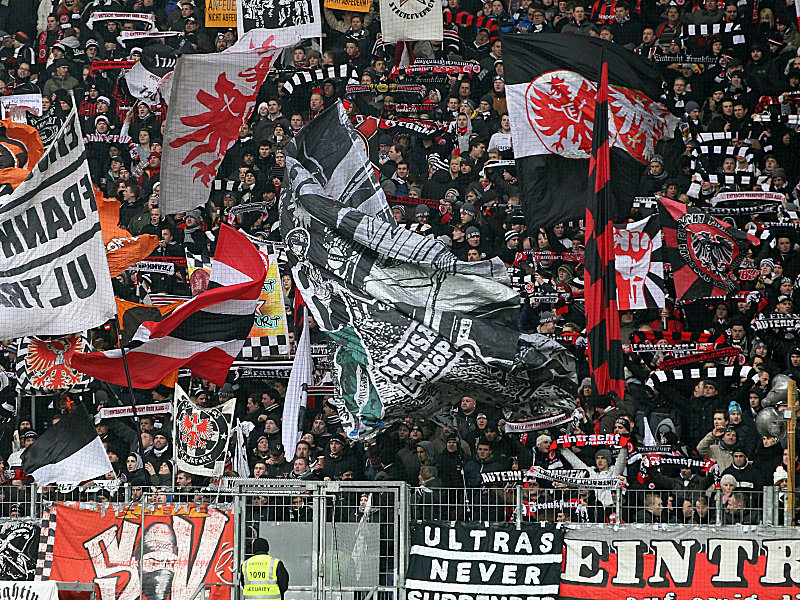 Gewaltbereite Fans von Eintracht Frankfurt sorgten in den letzten beiden Tagen mal wieder für Ärger.