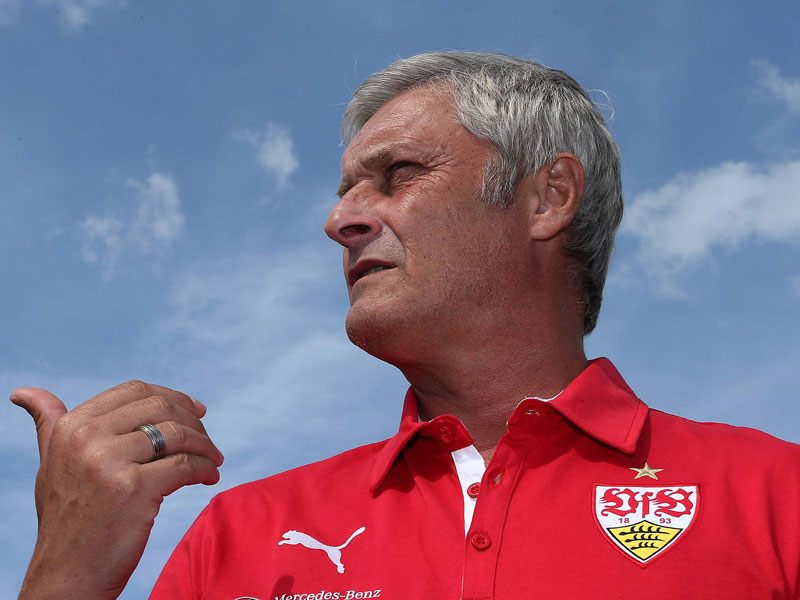 "Wir sollten erst einmal demütig sein": Armin Veh, Trainer-Rückkehrer beim VfB, warnt vor überzogenen Erwartungen.
