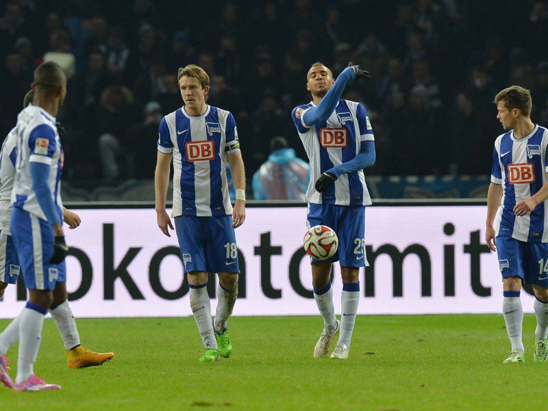 Eine unbefriedigende Halbserie geht für Hertha BSC zuende: Salomon Kalou, Peter Niemeyer, Anthony Brooks, Valentin Stocker (v. li.)