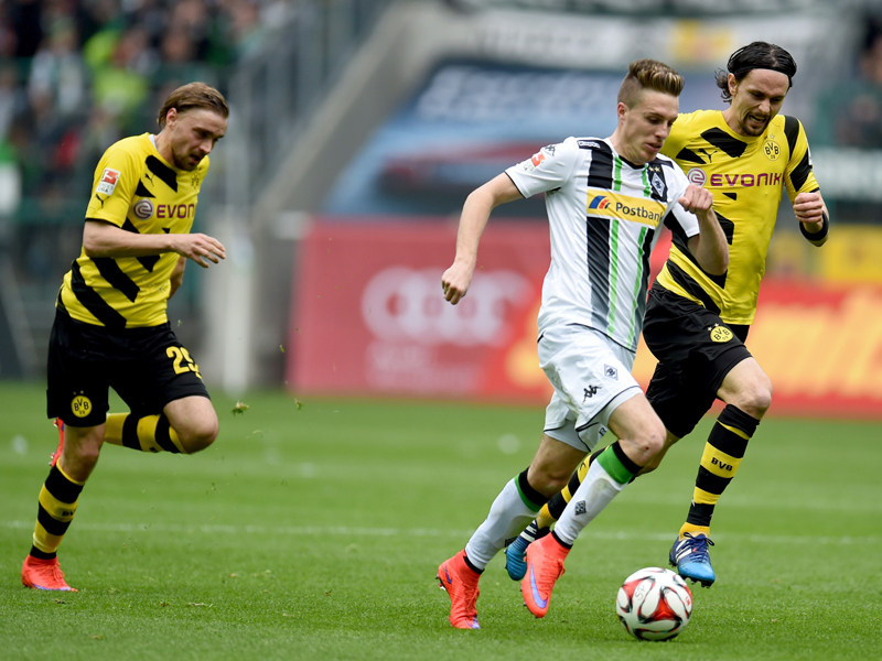 Marcel Schmelzer (l.) und Neven Subotic laufen schon auf Reserve - Sprinter Patrick Herrmann brilliert als Vorbereiter des 2:0.