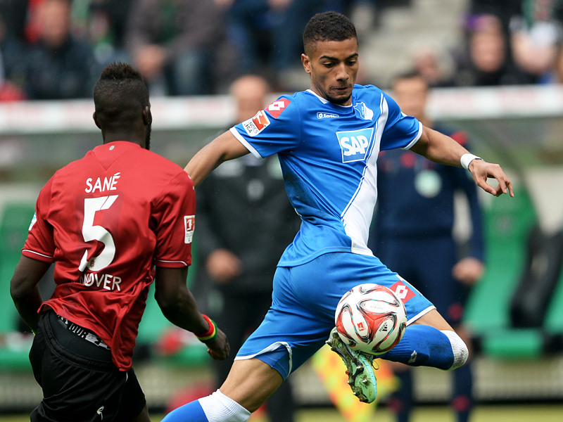 Kommt immer besser in Tritt: Hoffenheims Youngster Jeremy Toljan (20), hier rechts gegen Hannovers Sané.