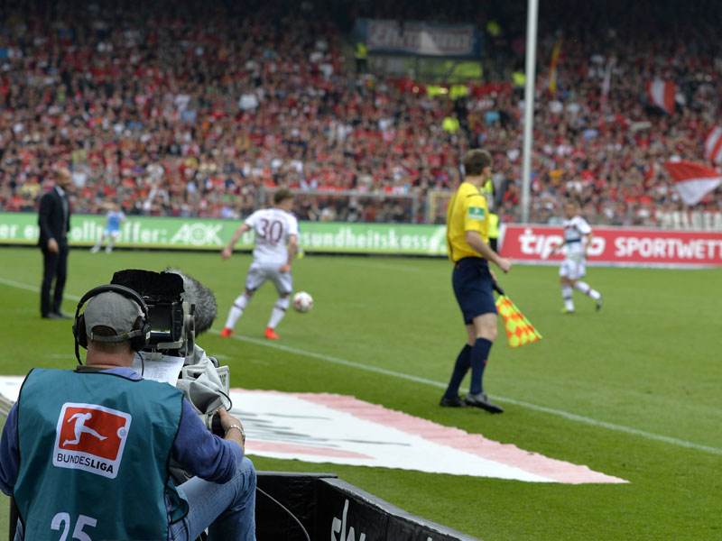Im Frühjahr schließt die Liga einen neuen TV-Vertrag ab - dann soll die Kluft zu England wieder kleiner werden.