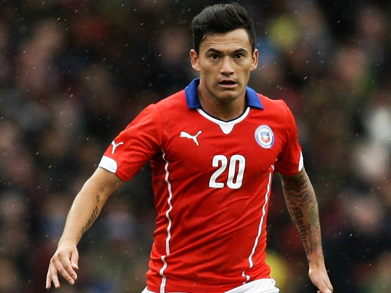 Neu unterm Bayer-Kreuz: Der chilenische Nationalspieler Charles Aranguiz.