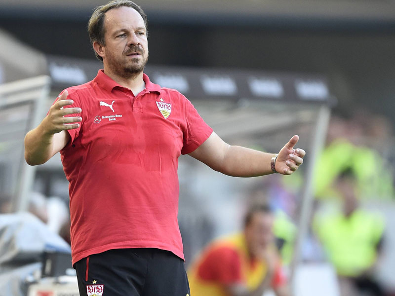 Wirkte teilweise rat- und fassungslos: VfB-Coach Alexander Zorniger, der einen Negativrekord aufstellte.