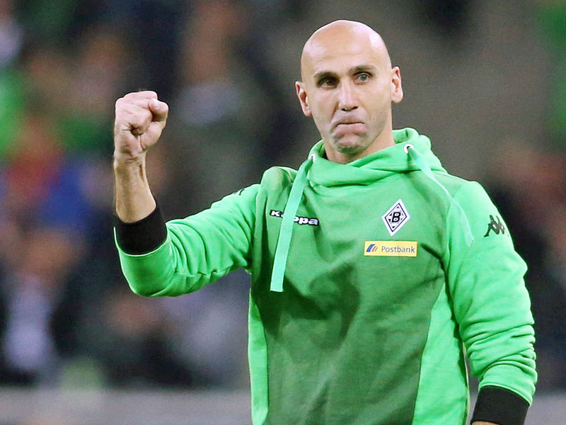 Siegerfaust: André Schuberts Debüt auf Gladbachs Trainerbank war erfolgreich.