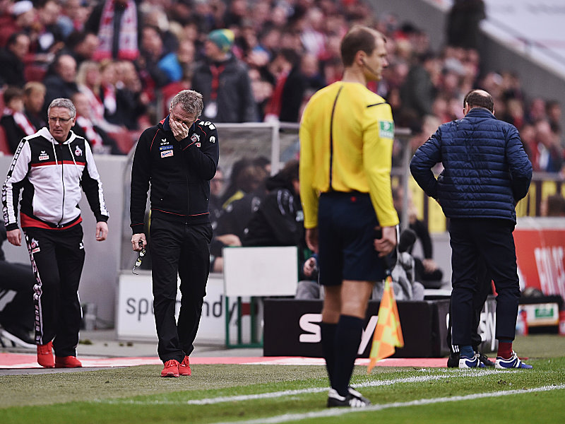 Irritation auf der Bank: Kölns Trainer Peter Stöger konnte so manche Entscheidung nicht verstehen.