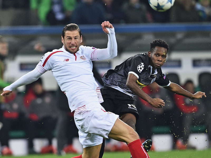 Eine der wenigen Aktionen gegen Sevilla: Gladbachs Ibrahima Traoré musste früh runter.