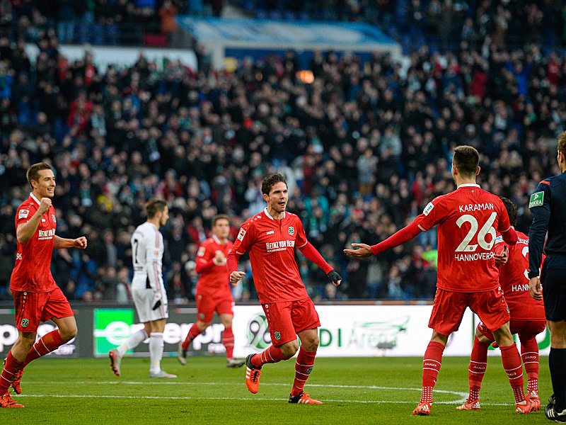 Dank an Karaman für die Flanke: Leon Andreasen erzielte das 2:0 für Hannover.