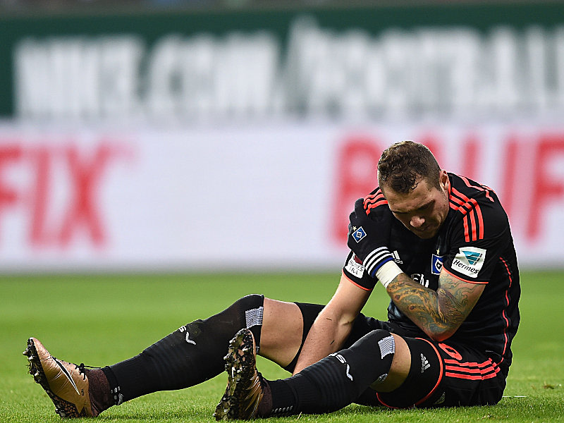 Seine ausgerenkte Schulter macht Sorgen: Pierre-Michel Lasogga. Noch ist unklar, ob eine OP nötig ist.