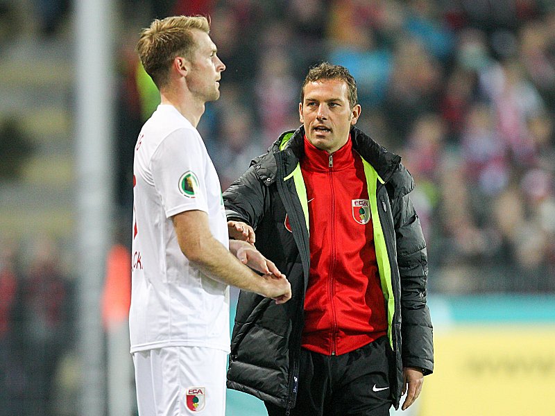 Steht Augsburgs Trainer Markus Weinzierl lange Zeit nicht zur Verfügung: Jan-Ingwer Callsen-Bracker.