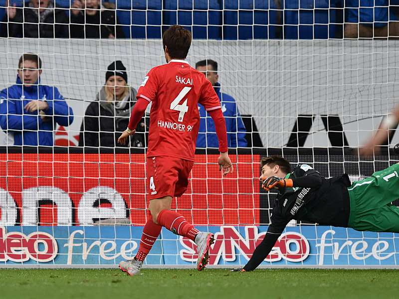 Musste bei der TSG 1899 Hoffenheim ein Tor schlucken, das auch die Niederlage für 96 bedeutete: Ron-Robert Zieler.