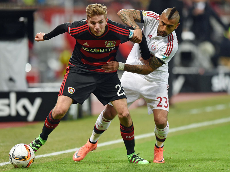 Christoph Kramer im Zweikampf mit Arturo Vidal