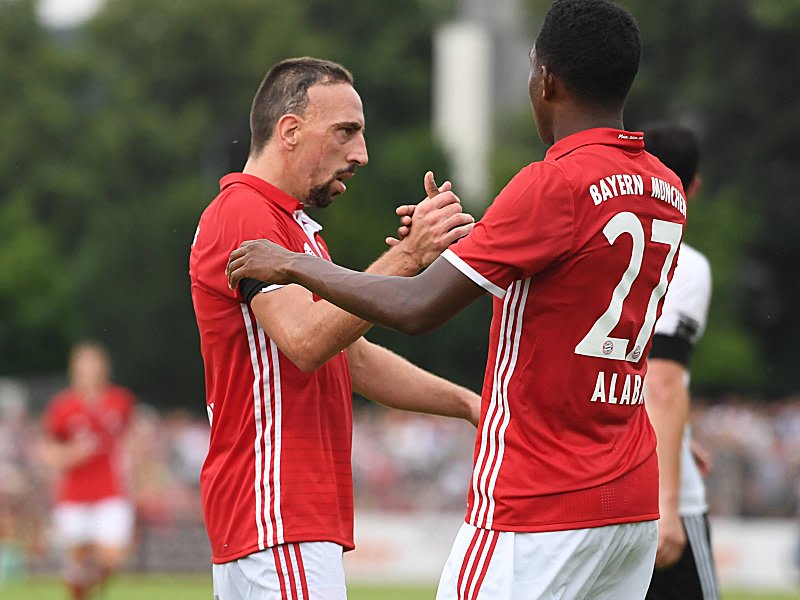 Bayern-Torschützen unter sich: Franck Ribery (links) und David Alaba.