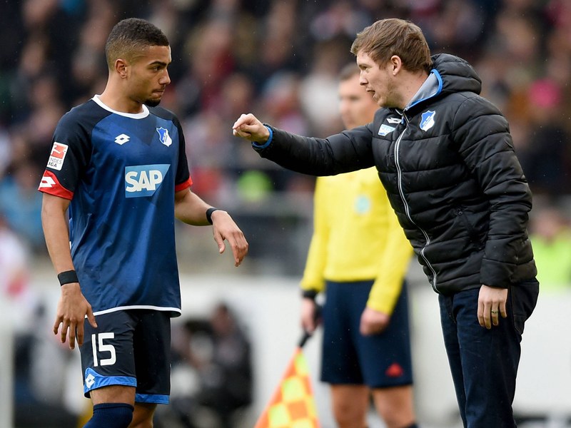 In ihm sieht TSG-Coach Julian Nagelsmann (r.) viel Potential schlummern: Jeremy Toljan (l.).