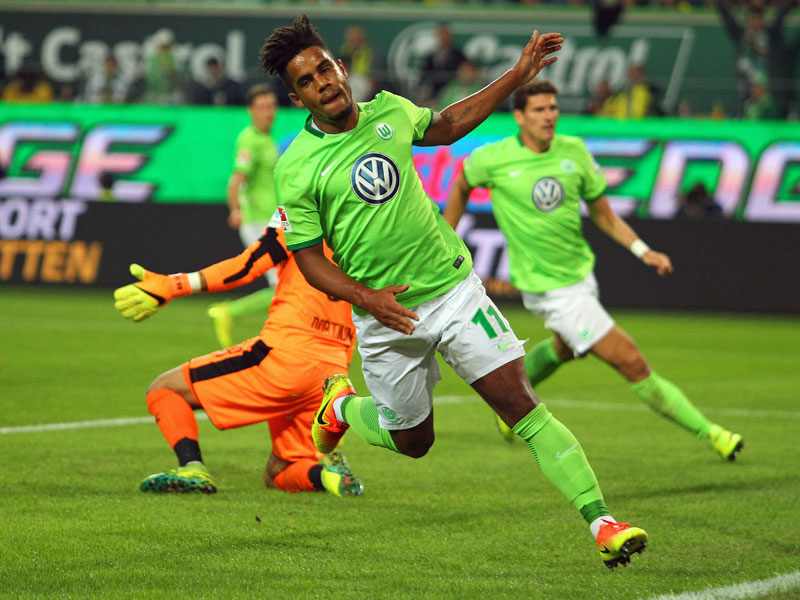 Da war noch alles gut: Wolfsburgs Daniel Didavi jubelt über sein zwischenzeitliches 1:2 gegen den BVB.