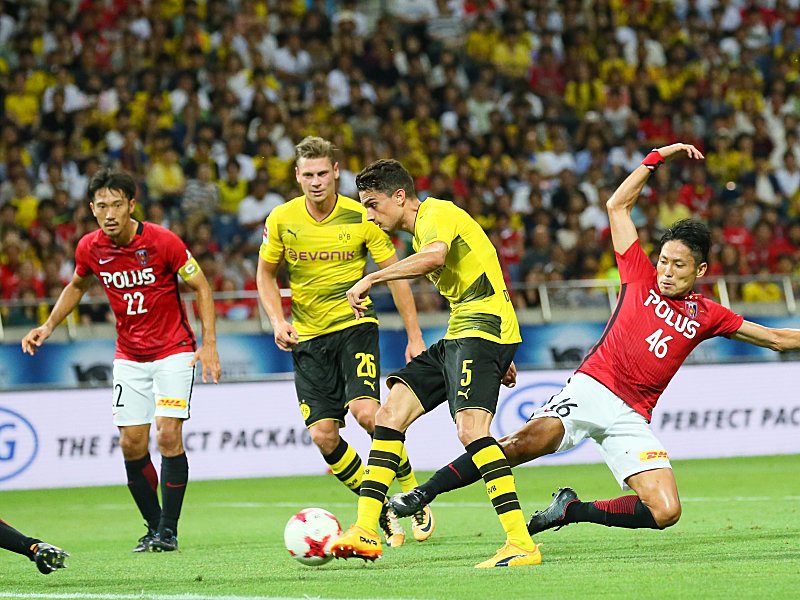 Antreiber in der Defensive: Dortmunds Marc Bartra (2.v.re.).