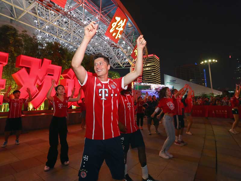 Robert Lewandowski in Shanghai