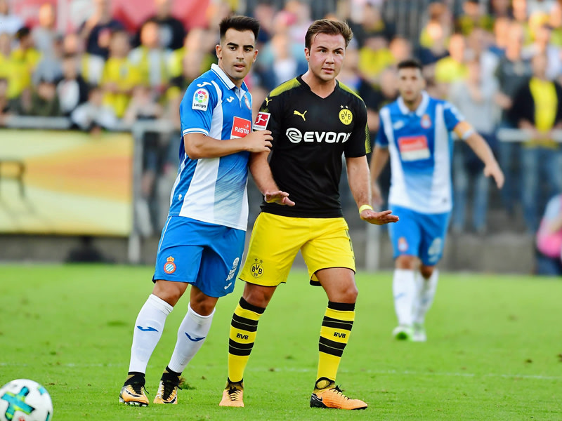 Er profiliert sich immer mehr als Chef des Mittelfeldes: BVB-Rückkehrer Mario Götze (r., mit dem Ex-Schalker Jurado).