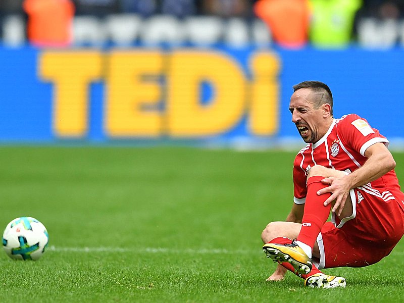 Trat unglücklich auf den Ball und blieb im Rasen hängen: Franck Ribery.