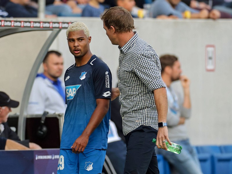 Der Hoffenheimer Serge Gnabry mit TSG-Trainer Julian Nagelsmann.