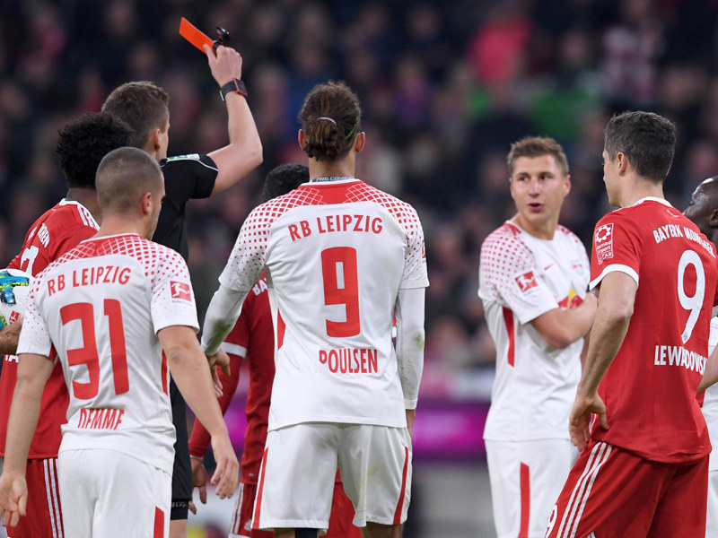 Willi Orban sieht Rot
