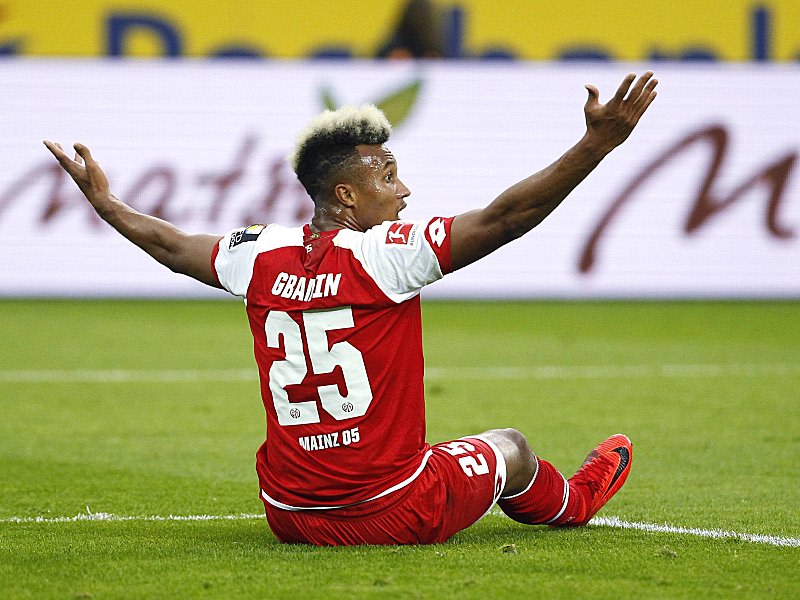 Forderte in Mönchengladbach vergeblich einen Elfmeter: Jean-Philippe Gbamin.