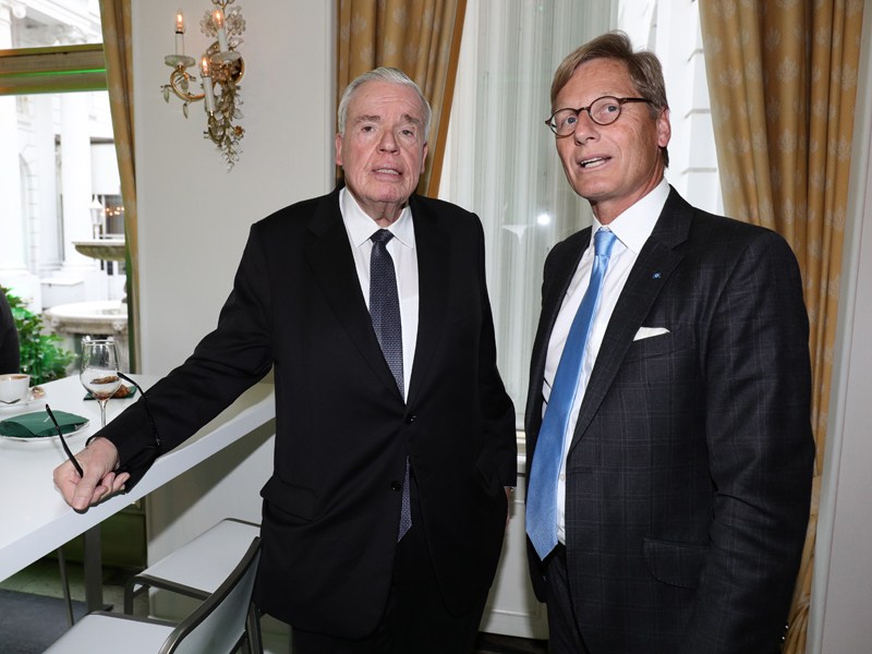 Klaus-Michael Kühne (l.) verliert seinen engsten Vertrauten im HSV-Aufsichtsrat: Karl Gernandt (r.).