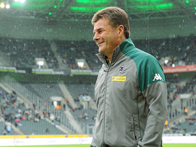 Wartet gutgelaunt auf den FC Bayern und Jupp Heynckes: Dieter Hecking.