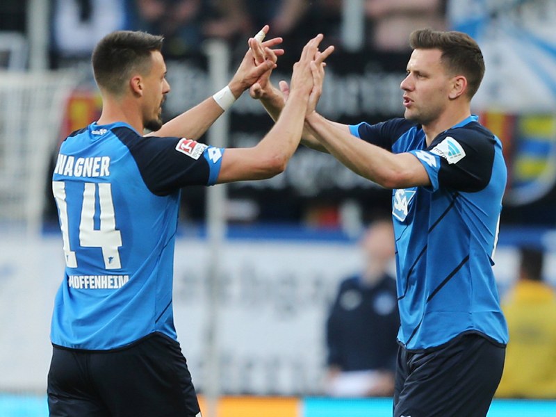 Groß, robust, kopfballstark: Das trifft nicht nur auf Sandro Wagner (l.), sondern auch Adam Szalai zu.