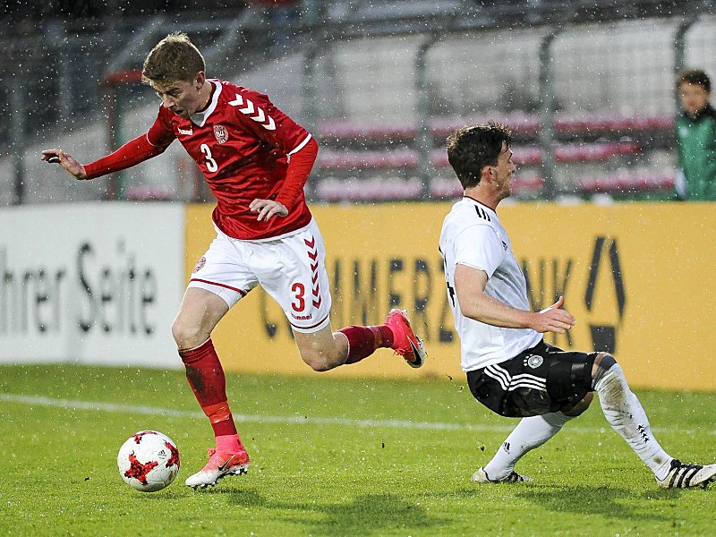 Zukunftshoffnung der Borussia: Das dänische Talent Andreas Poulsen (li.) ist das Gladbacher Ziel der Begierde.