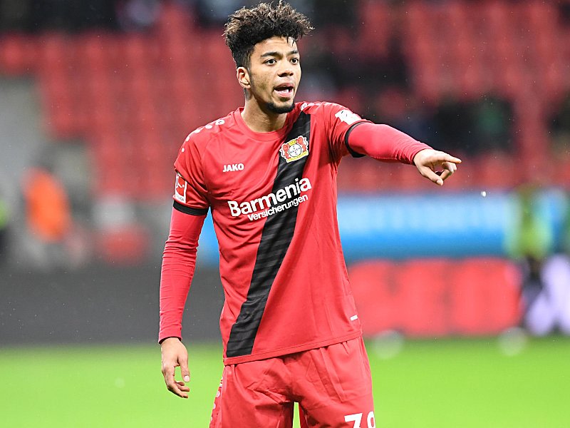 Nationalspieler Benjamin Henrichs sagte Leipzig ab und will sich in Leverkusen durchsetzen.