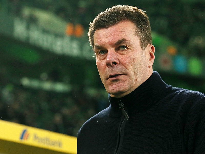 Angefressen ob der liegengelassenen Punkte: Gladbachs Trainer Dieter Hecking.