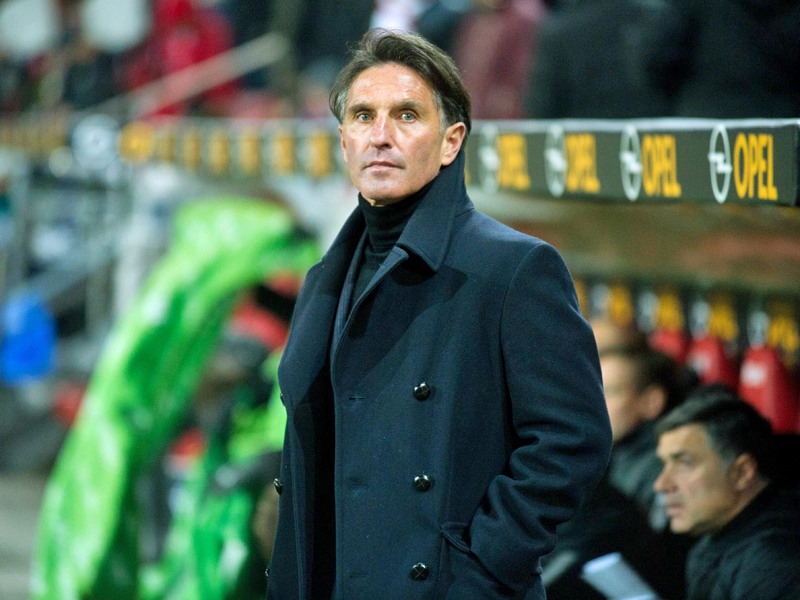 Voller Fokus auf seine neue Aufgabe: VfL-Coach Bruno Labbadia.
