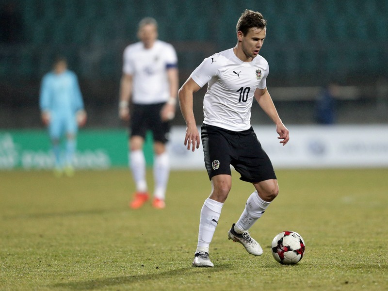 Bald im FC-Trikot am Ball? Rapid-Offensivmann Louis Schaub nähert sich Köln immer mehr an.