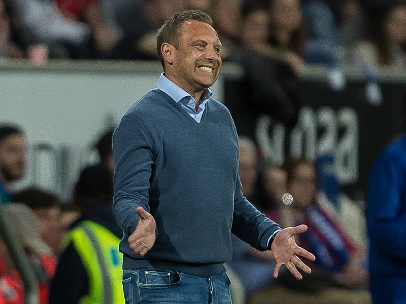 Er betrachtet das Spiel in Sinsheim differenziert: 96-Coach André Breitenreiter.
