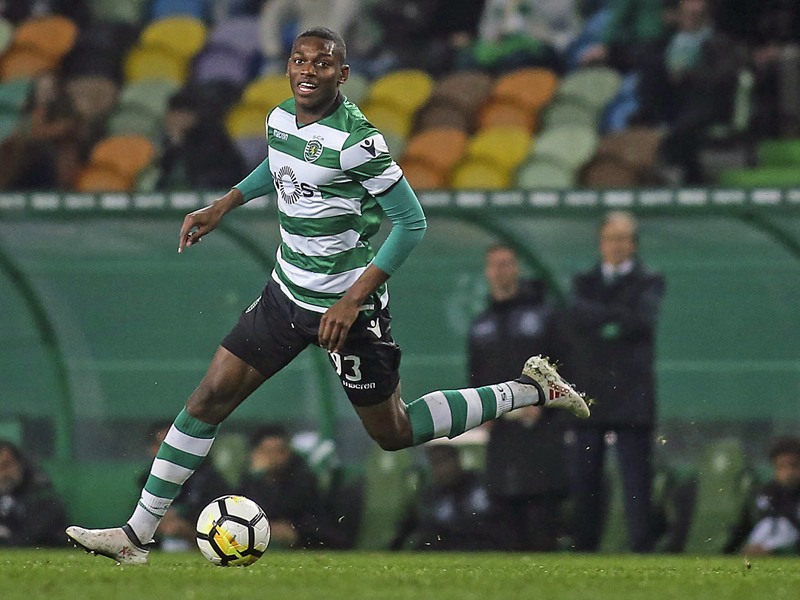 Kündigte seinen Vertrag bei Sporting - und wurde ohne Termin in Dortmund vorstellig: Rafael Leao.