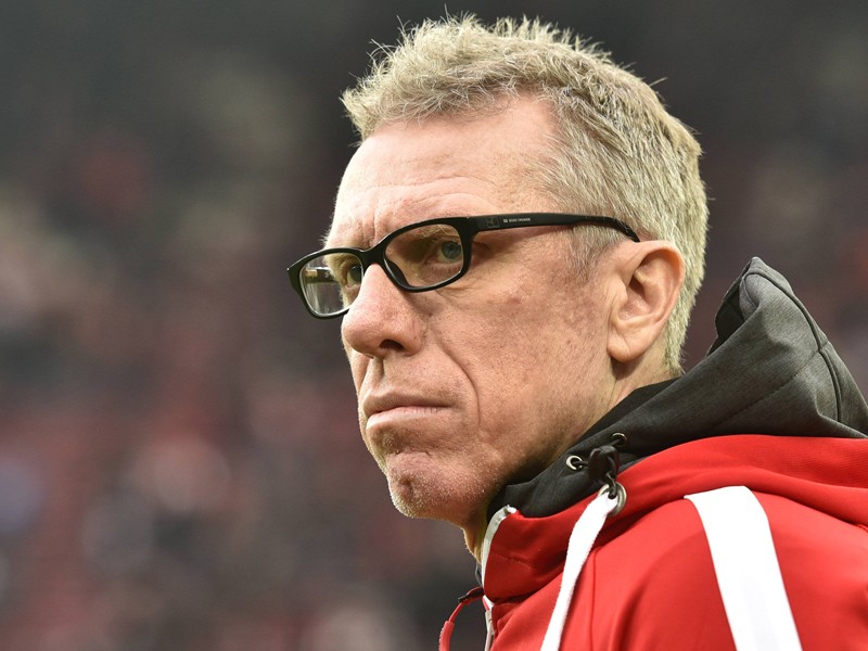 "Wer gar nichts macht, wird auf jeden Fall bestraft": Kölns Trainer Peter Stöger.