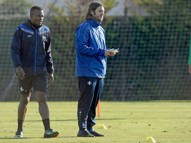 Zusammenarbeit schon wieder beendet: Victor Obinna hat unter dem neuen Darmstädter Trainer Torsten Frings keine Zukunft.
