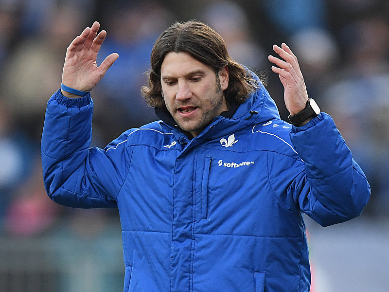 Droht Jungwirth mit einem Tribünenhalbjahr: 98-Trainer Torsten Frings.