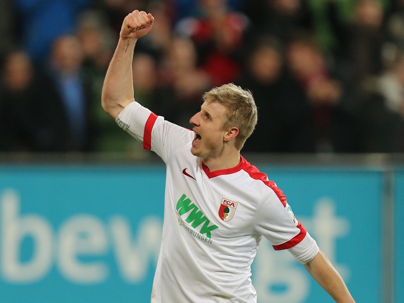 Freute sich über seinen Treffer gegen RB Leipzig: Augsburgs Martin Hinteregger