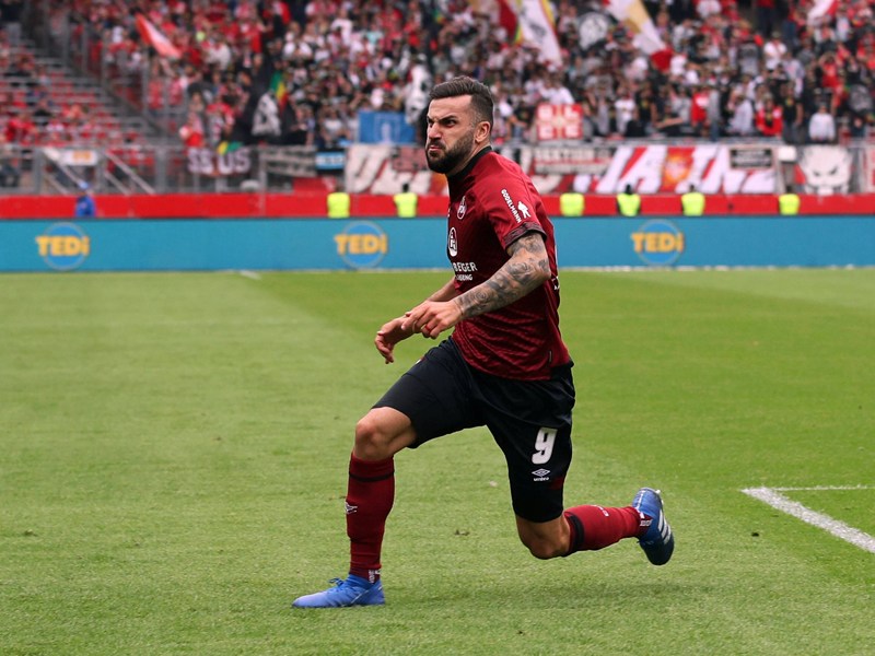 Frustbewältigung: Mikael Ishak sicherte dem FCN einen Punkt.