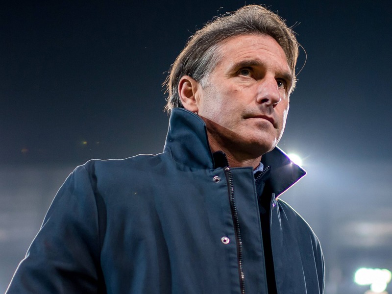Immer auf der Suche nach Verstärkung: VfL-Trainer Bruno Labbadia.