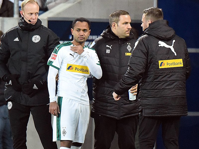 Griff ans Schlüsselbein: Raffael in Sinsheim.